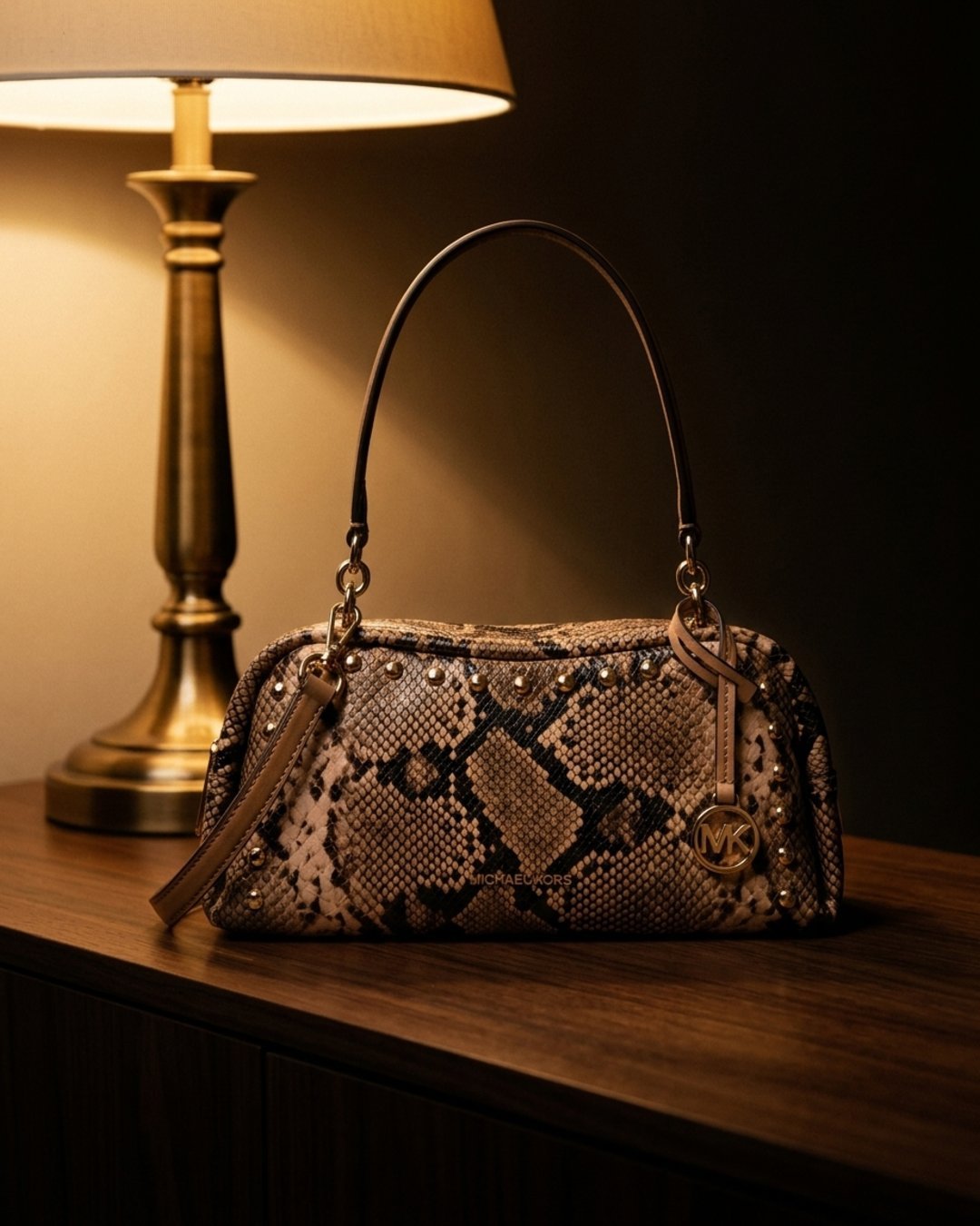Cartera Michael Kors Marrón Animal Print con Tachas